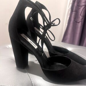 Steve Madden ‘Pamperd’ Black Nubuck Block Heel Pumps SZ 11